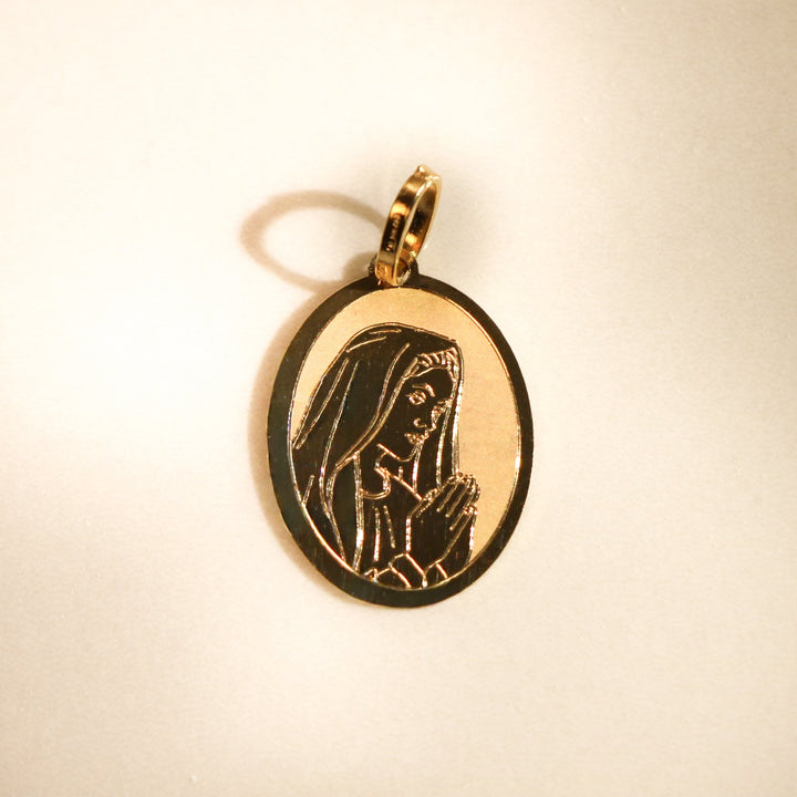DOLCE OVAL VIRGIN PENDANT